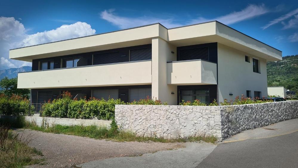 Appartamenti Moderni, Luminosi E Tranquilli Con Parcheggio Privato - Agritur La Tenuta Trient Exterior foto