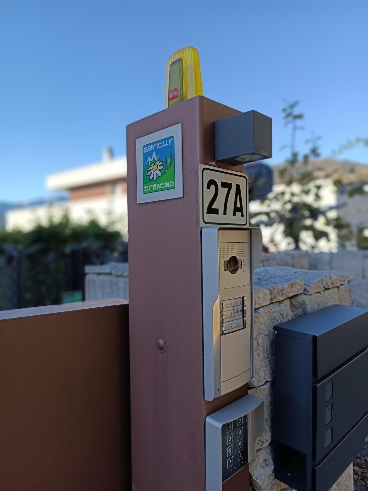 Appartamenti Moderni, Luminosi E Tranquilli Con Parcheggio Privato - Agritur La Tenuta Trient Exterior foto